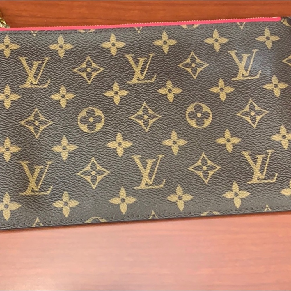Louis Vuitton Neverfull pouch